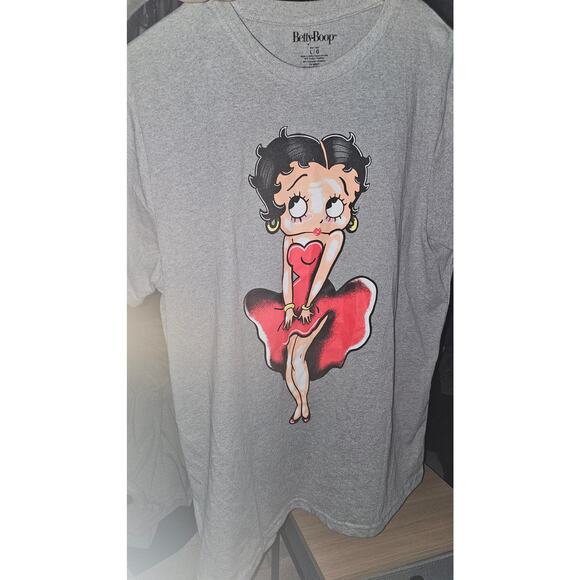 Betty Boop Graphic T-Shirt - Picture 3 of 3